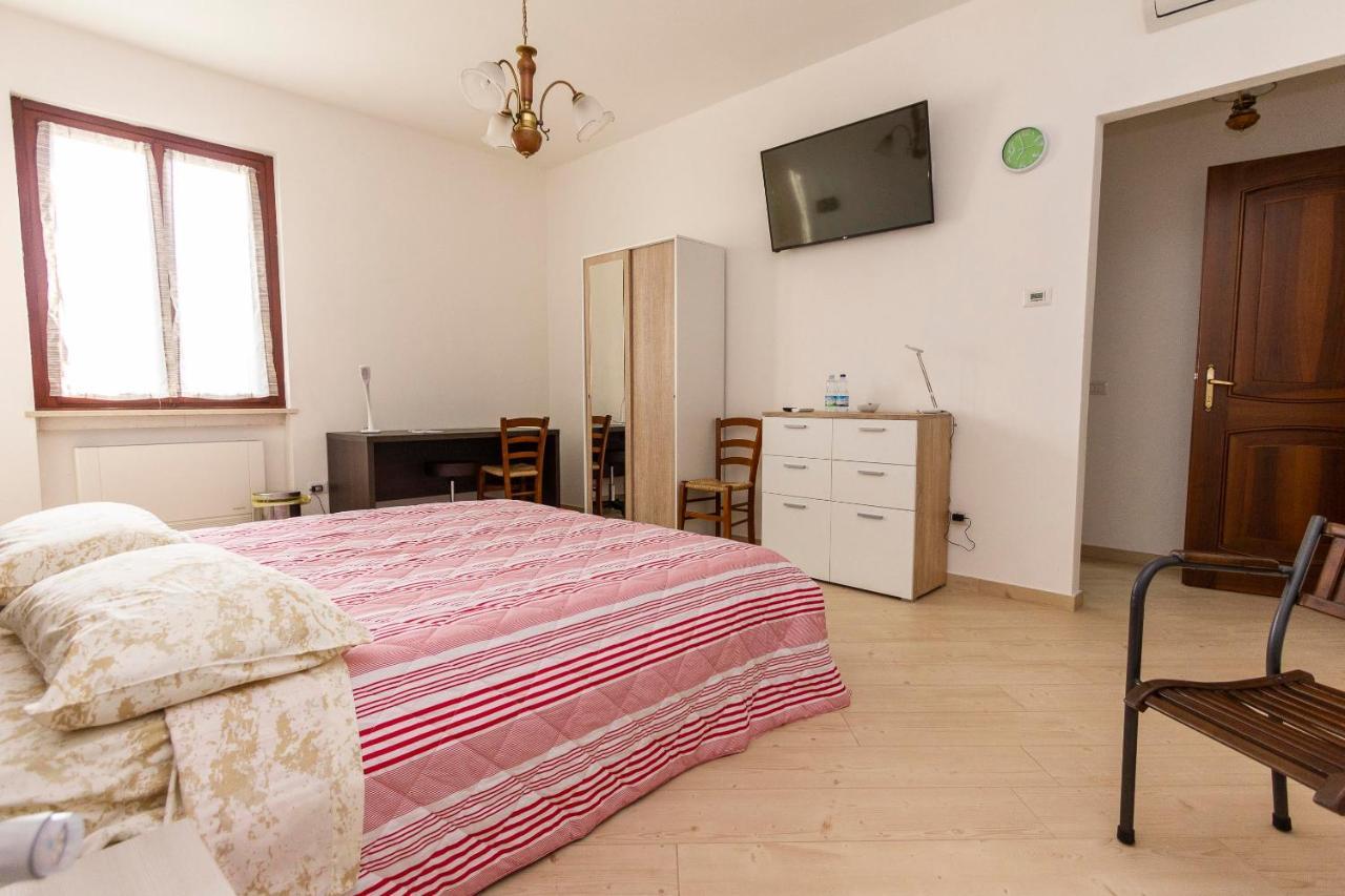 La Colomba B&B Castellaro  Bagian luar foto
