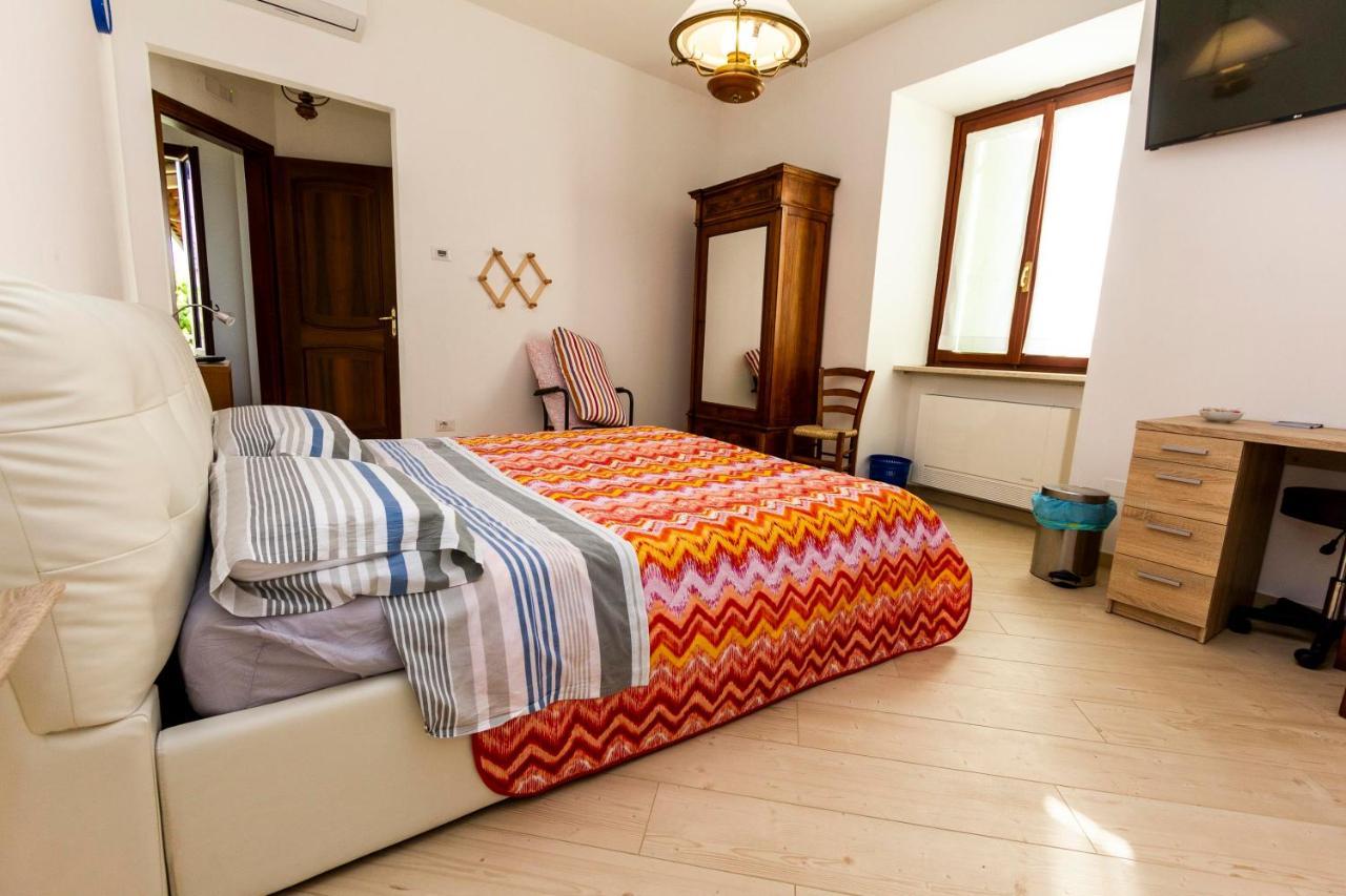 La Colomba B&B Castellaro  Bagian luar foto